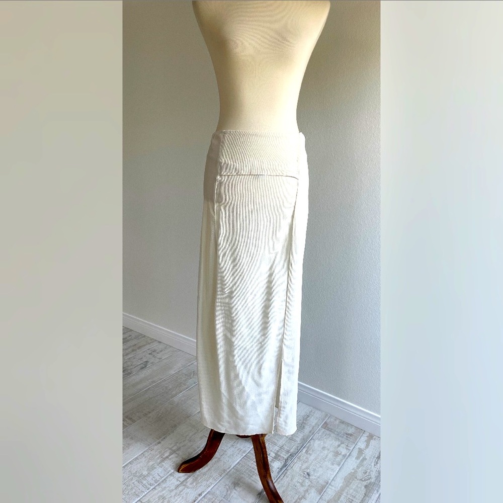 Transit ivory long skirt. Size 4. New